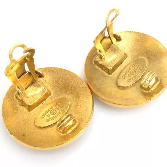 CHANEL Vintage CC Logo Clip on Earrings Gold/Black Metal/Enamel - Picture 5 of 7